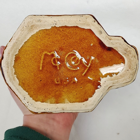 - Vintage glazed ceramic majolica wishing well planter by "McCoy" USA - Picture 7 of 7